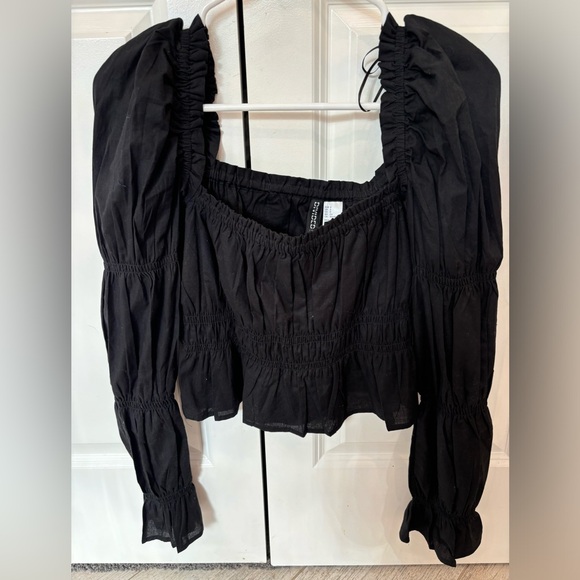 H&M Tops - H&M black puffy sleeve top size small